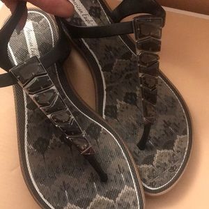 American eagle sandals